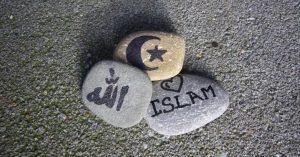 Apa Itu Syariat Islam? Penjelasan Lengkap dan Penerapannya dalam Kehidupan