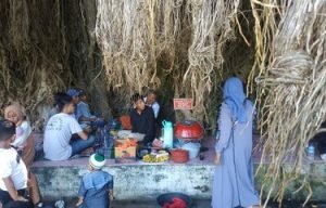 Tradisi Lebaran Topat: Ziarah ke Makam Loang Baloq, Jejak Penyebaran Islam di Lombok