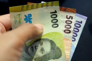 Bolehkah Orangtua Menggunakan Uang Amplop Lebaran Anak? Ini Penjelasan Hukumnya