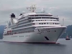 Proses Pemeriksaan Imigrasi di Kapal Pesiar Tidak Perlu Antre