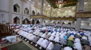 Menghidupkan Malam Ramadan dengan Shalat Tarawih: Cahaya Spiritual di Tengah Kesibukan Dunia