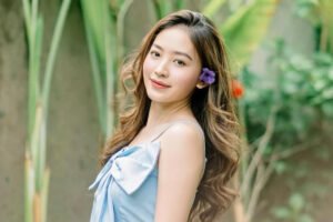 Syabab.com – Fenomena Artis Berhijrah: Umrah dan Haji sebagai Panggilan Jiwa